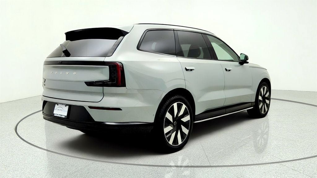 Used 2025 Volvo EX90 Ultra AWD/4WD image 5
