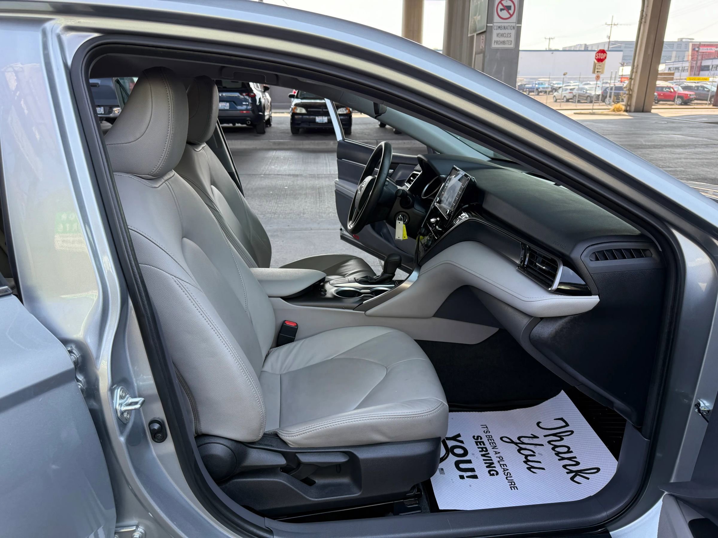 Used 2022 Toyota Camry LE image 20