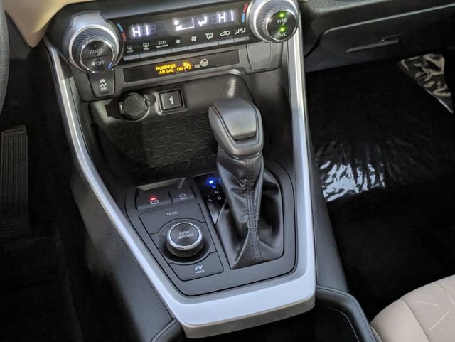Used 2022 Toyota RAV4 XLE image 13