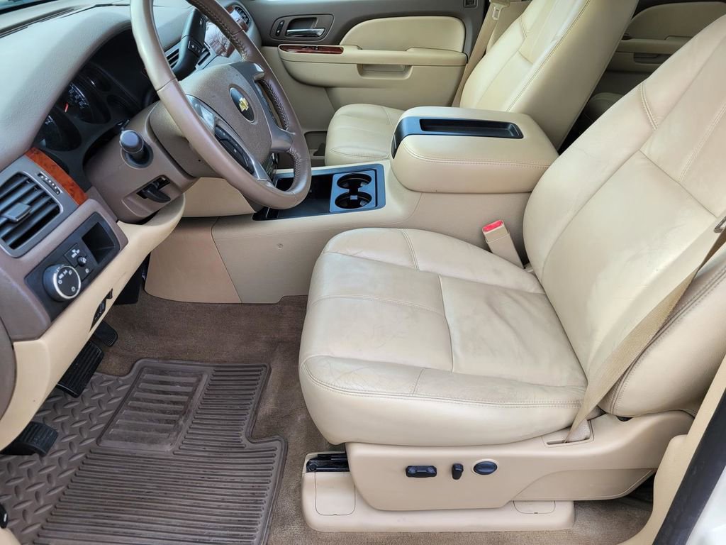 Used 2011 Chevrolet Silverado 1500 LTZ w/ LTZ White Diamond Edition image 23