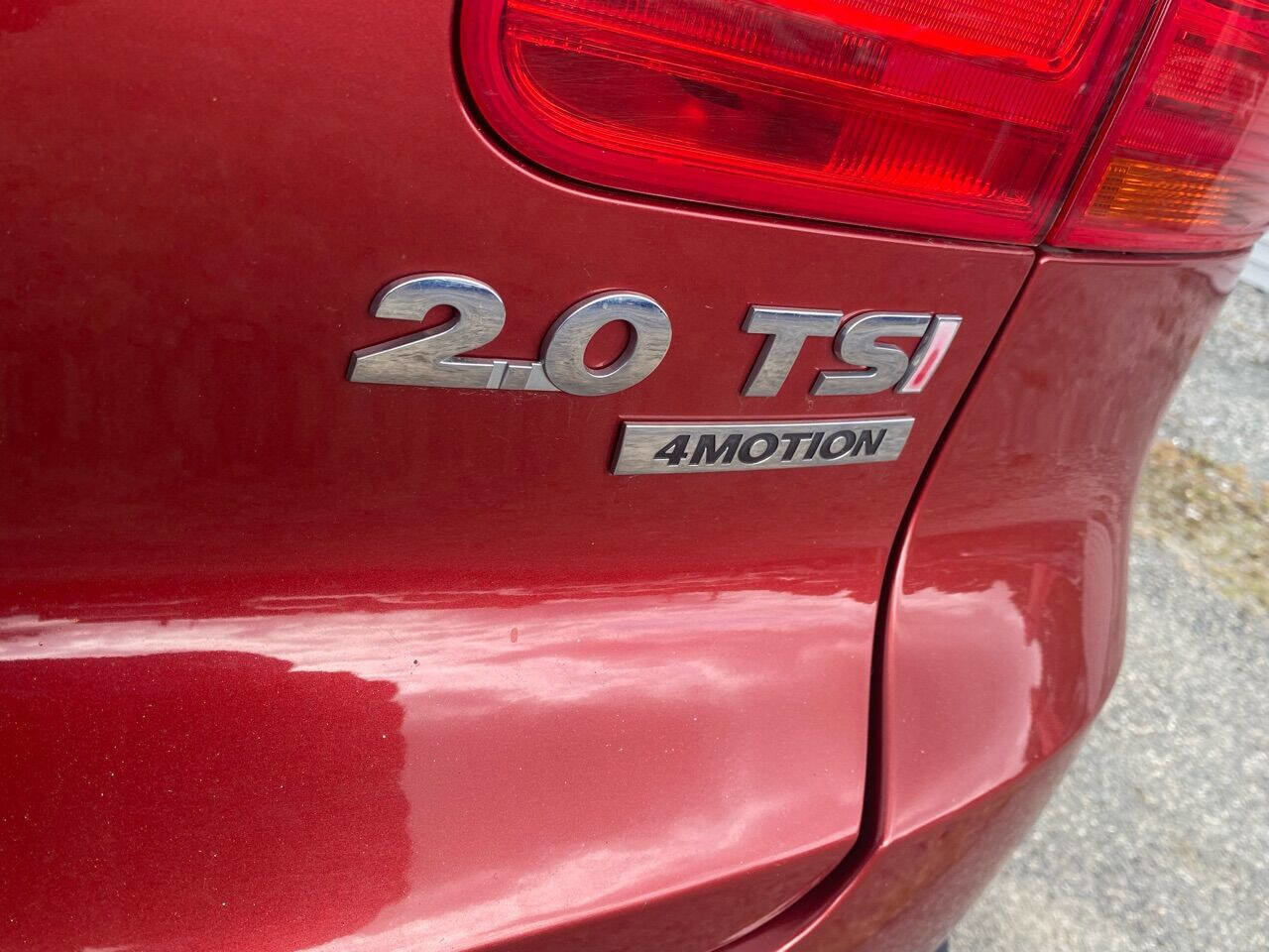 Used 2013 Volkswagen Tiguan SE image 10