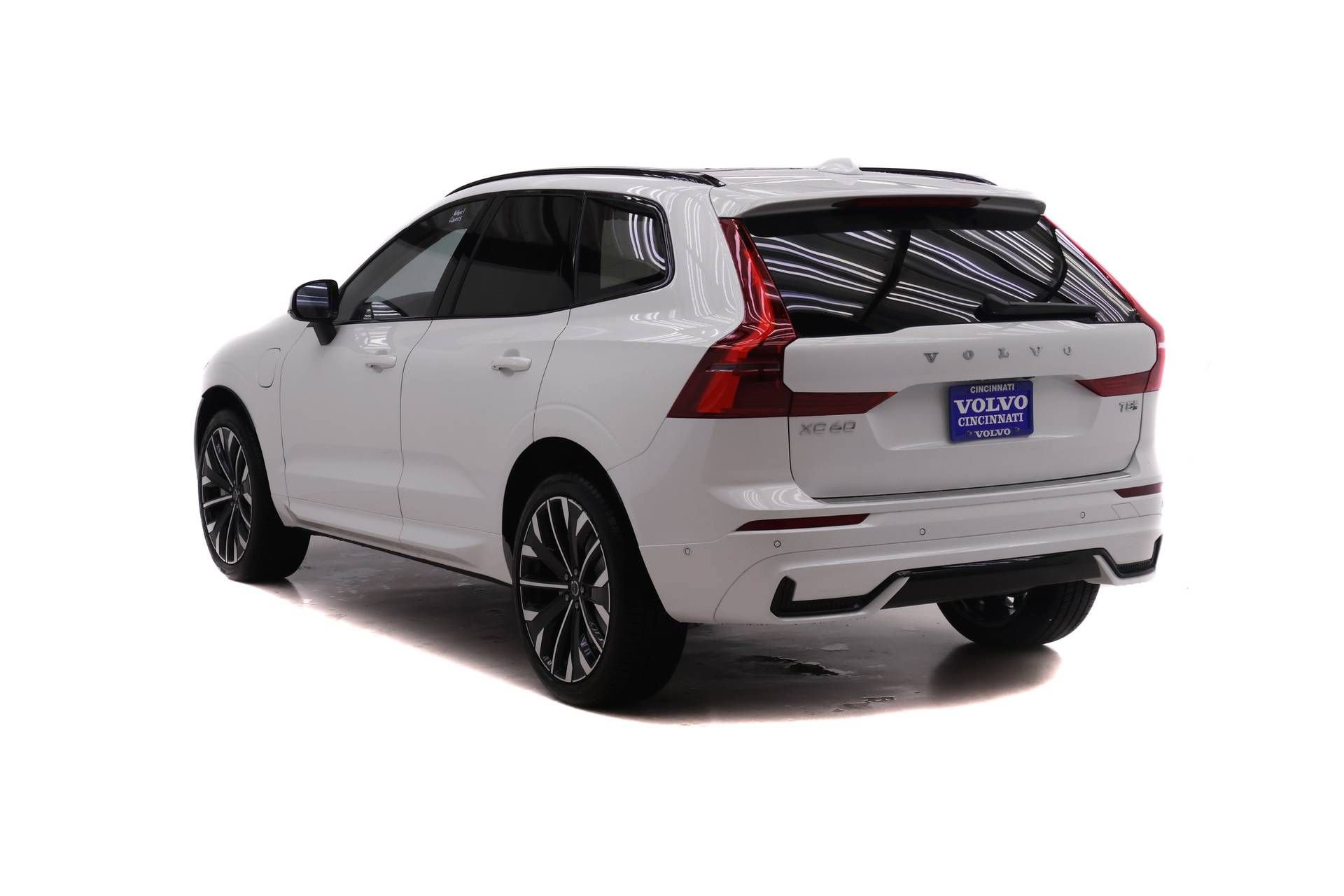New 2026 Volvo XC60 T8 Ultra w/ Climate Package AWD/4WD image 5