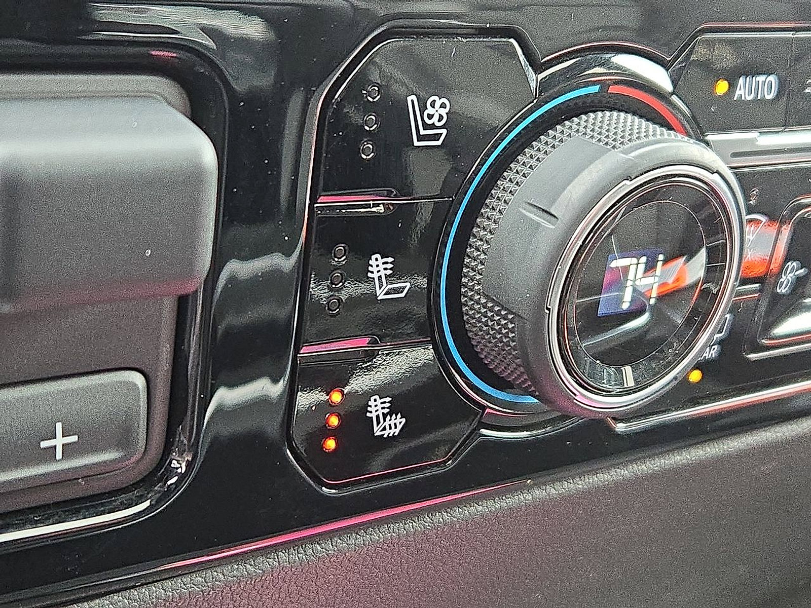 Certified 2024 Chevrolet Silverado 3500 LTZ w/ LTZ Plus Package image 19