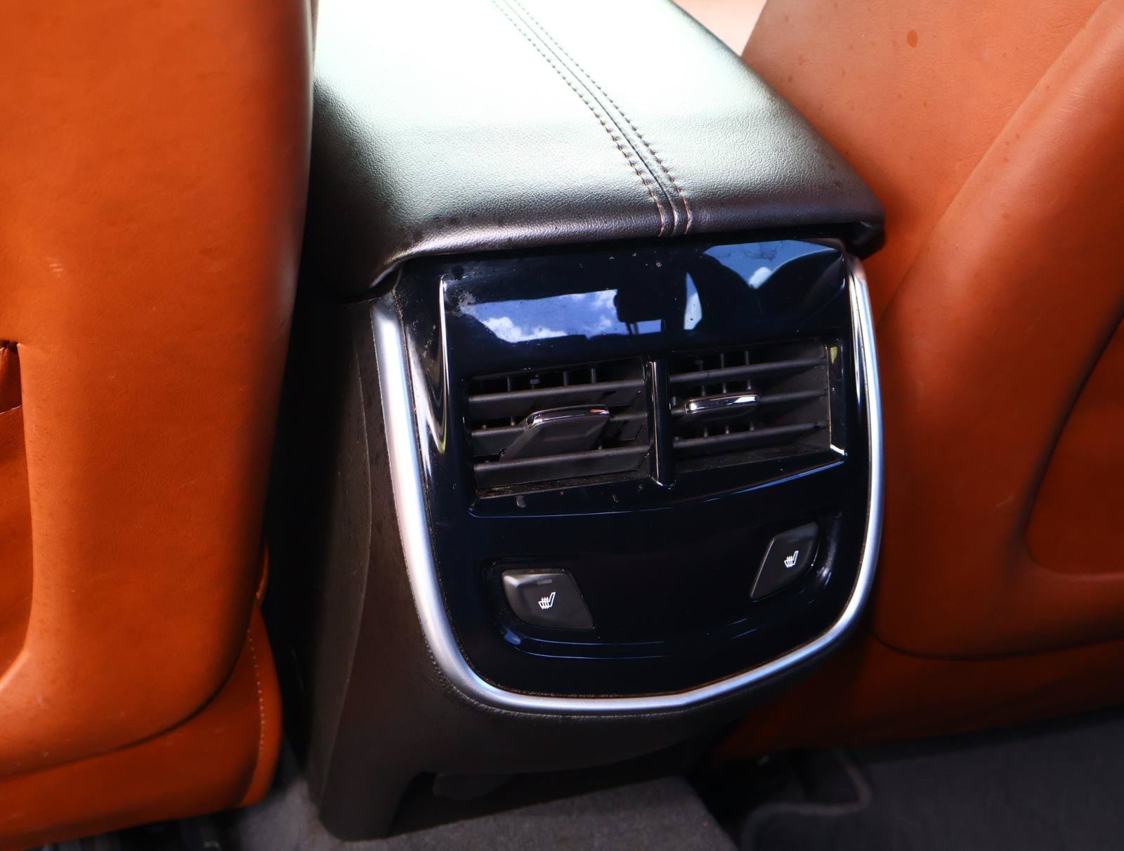 Used 2015 Cadillac XTS Luxury w/ Driver Awareness Package FWD image 17