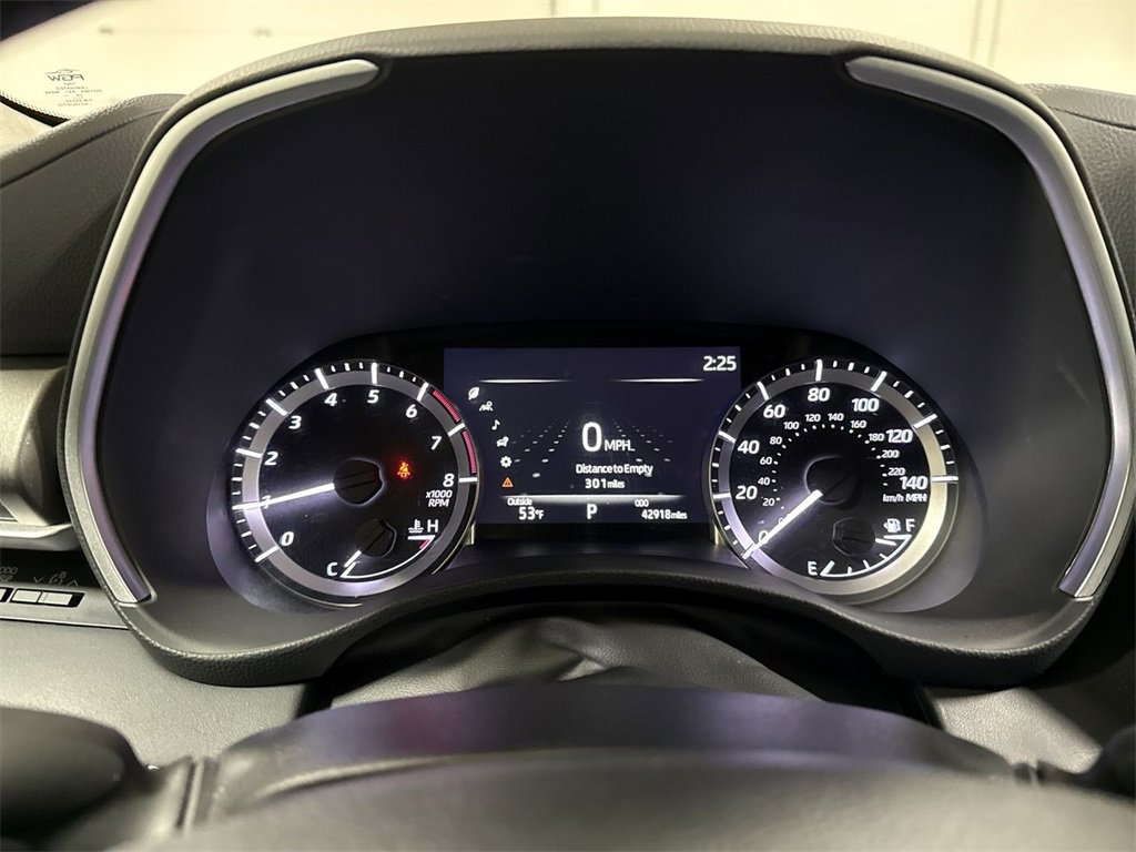 Used 2023 Toyota Highlander XLE image 11