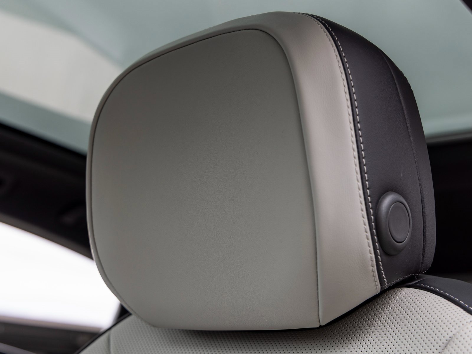 New 2026 Porsche Cayenne Coupe image 28