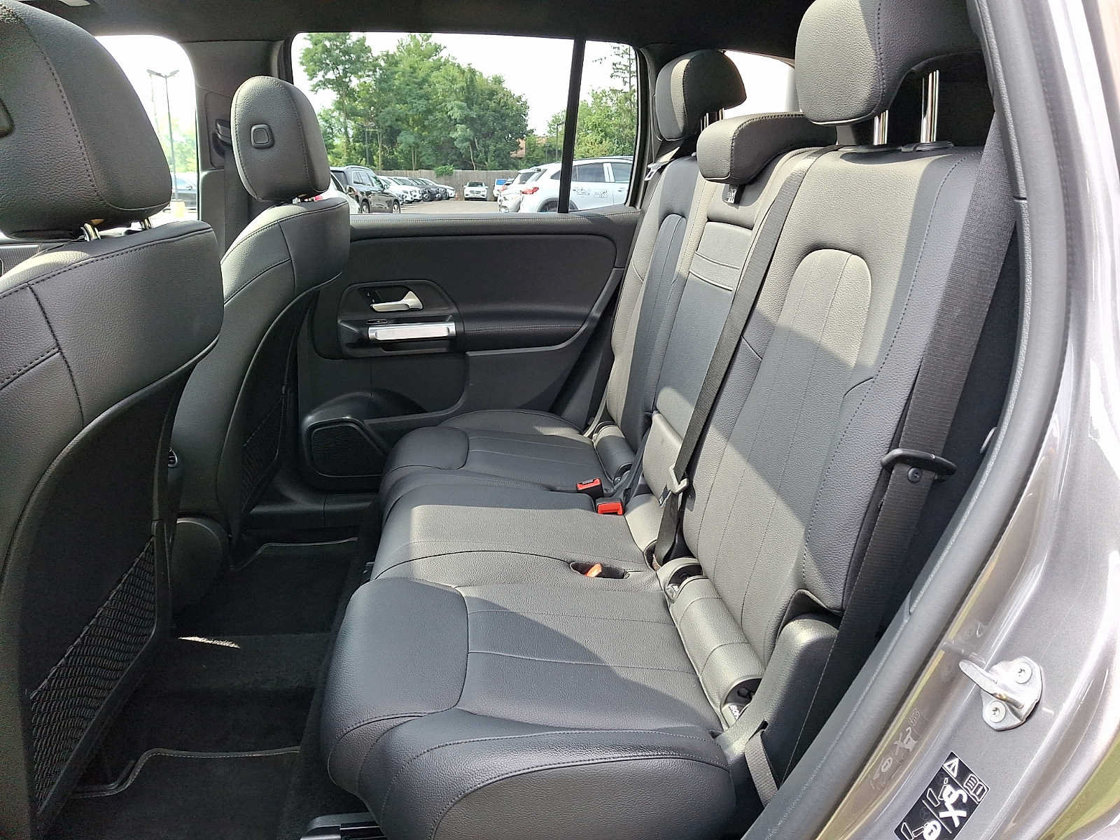 Used 2022 Mercedes-Benz GLB 250 4MATIC image 8
