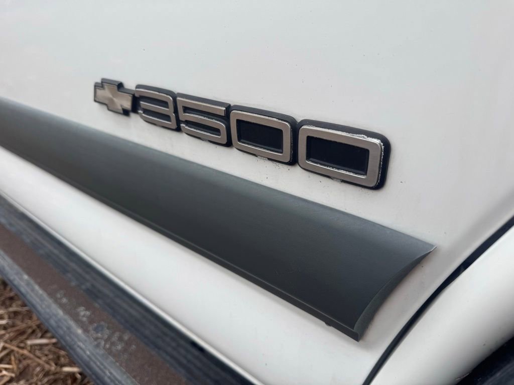 Used 2000 Chevrolet Express 3500 Extended Passenger w/ LS Preferred Equipment Group RWD image 4