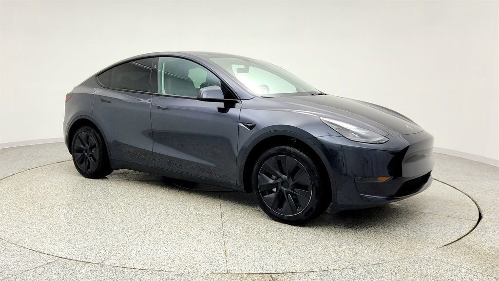 Used 2025 Tesla Model Y Long Range image 3