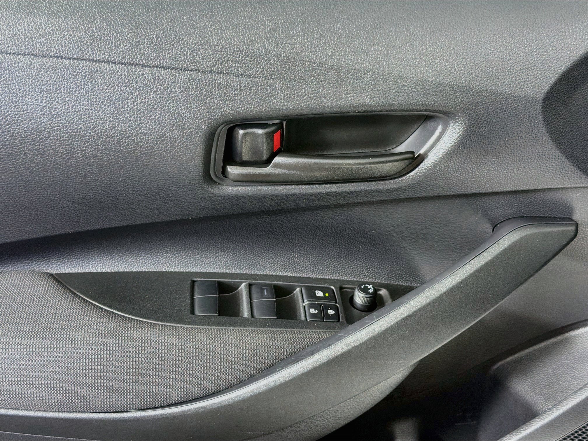 Used 2026 Toyota Corolla LE FWD image 15