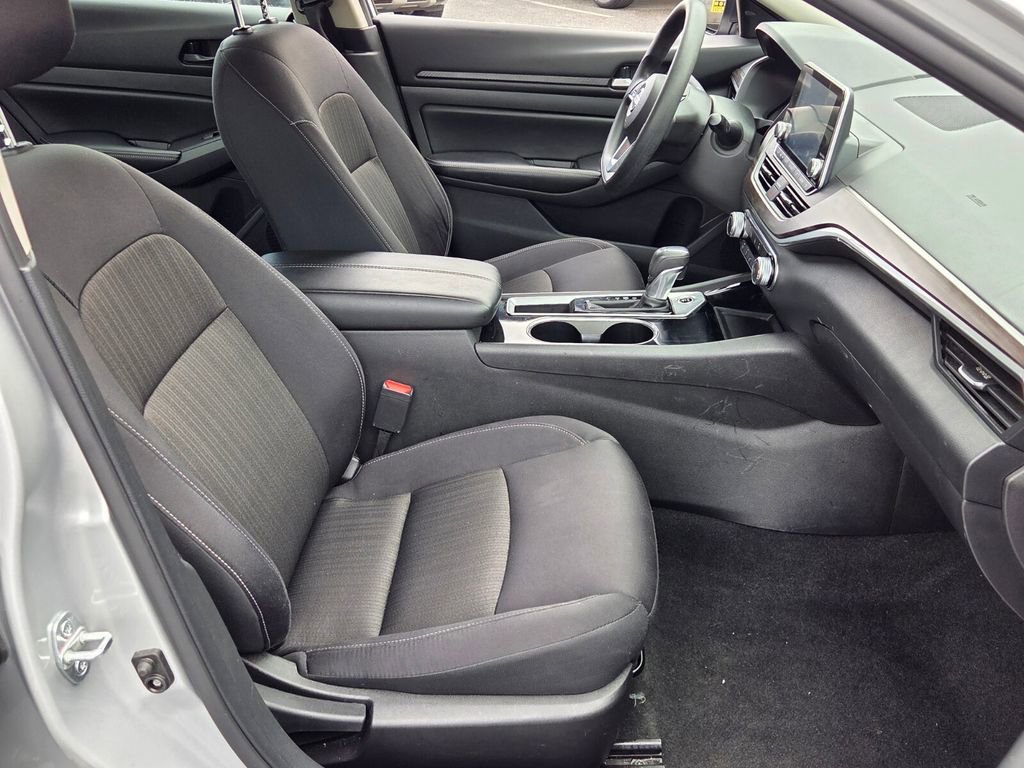 Used 2024 Nissan Altima 2.5 SV image 13