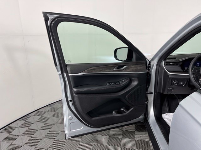 Used 2026 Jeep Grand Cherokee L 4WD image 15