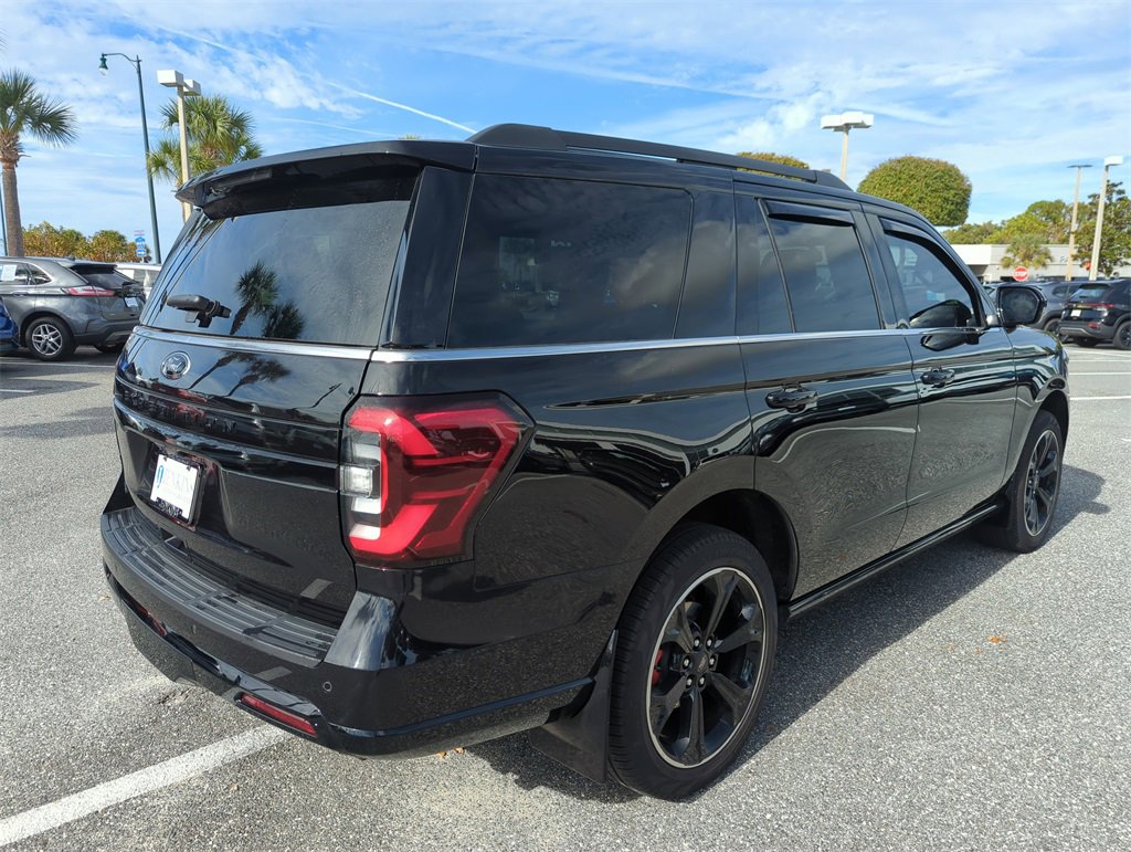 Used 2024 Ford Expedition Limited image 6