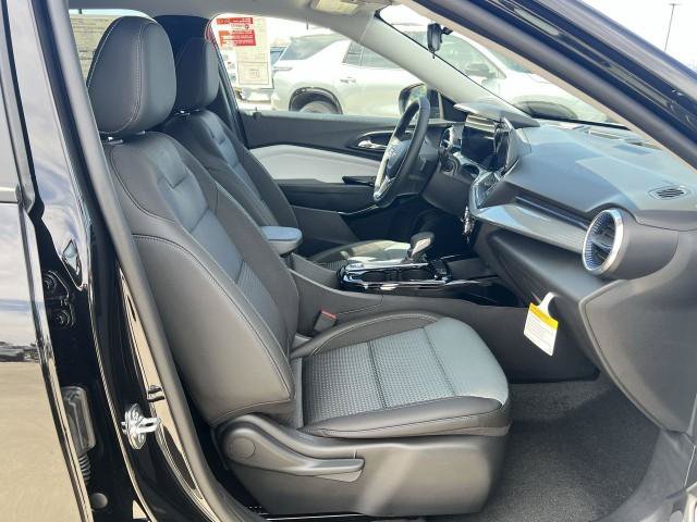 New 2026 Chevrolet Trax LT w/ LT Convenience Package FWD image 27