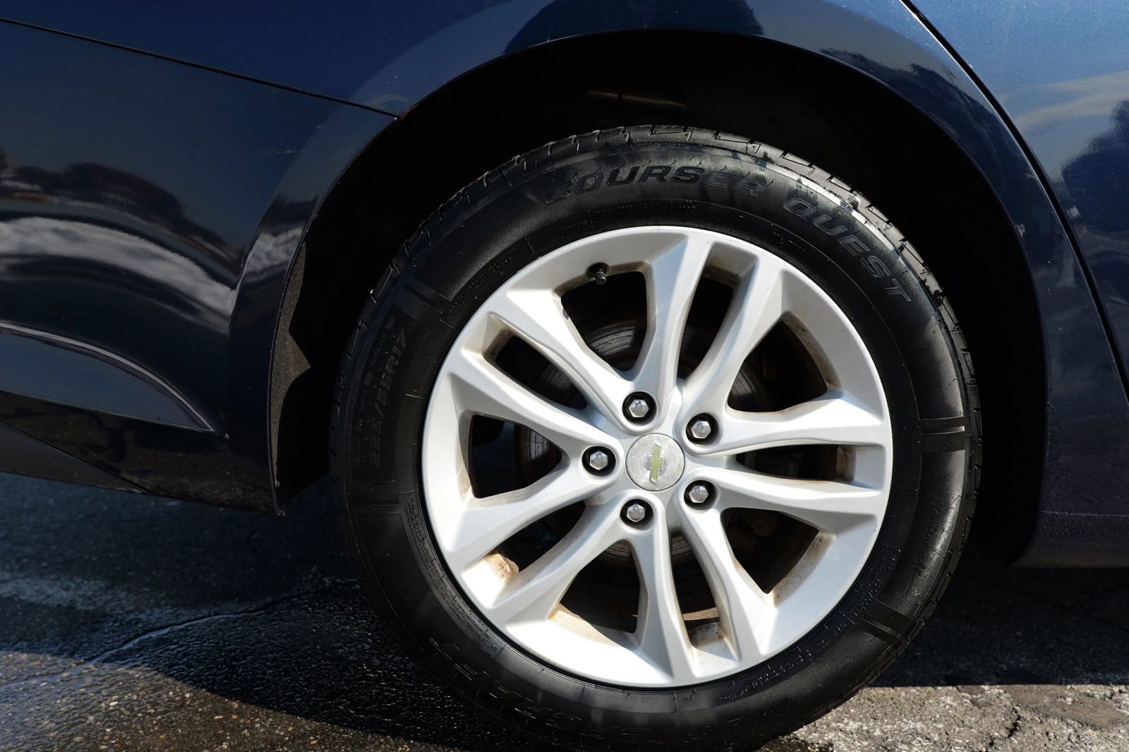 Used 2018 Chevrolet Malibu LT image 13