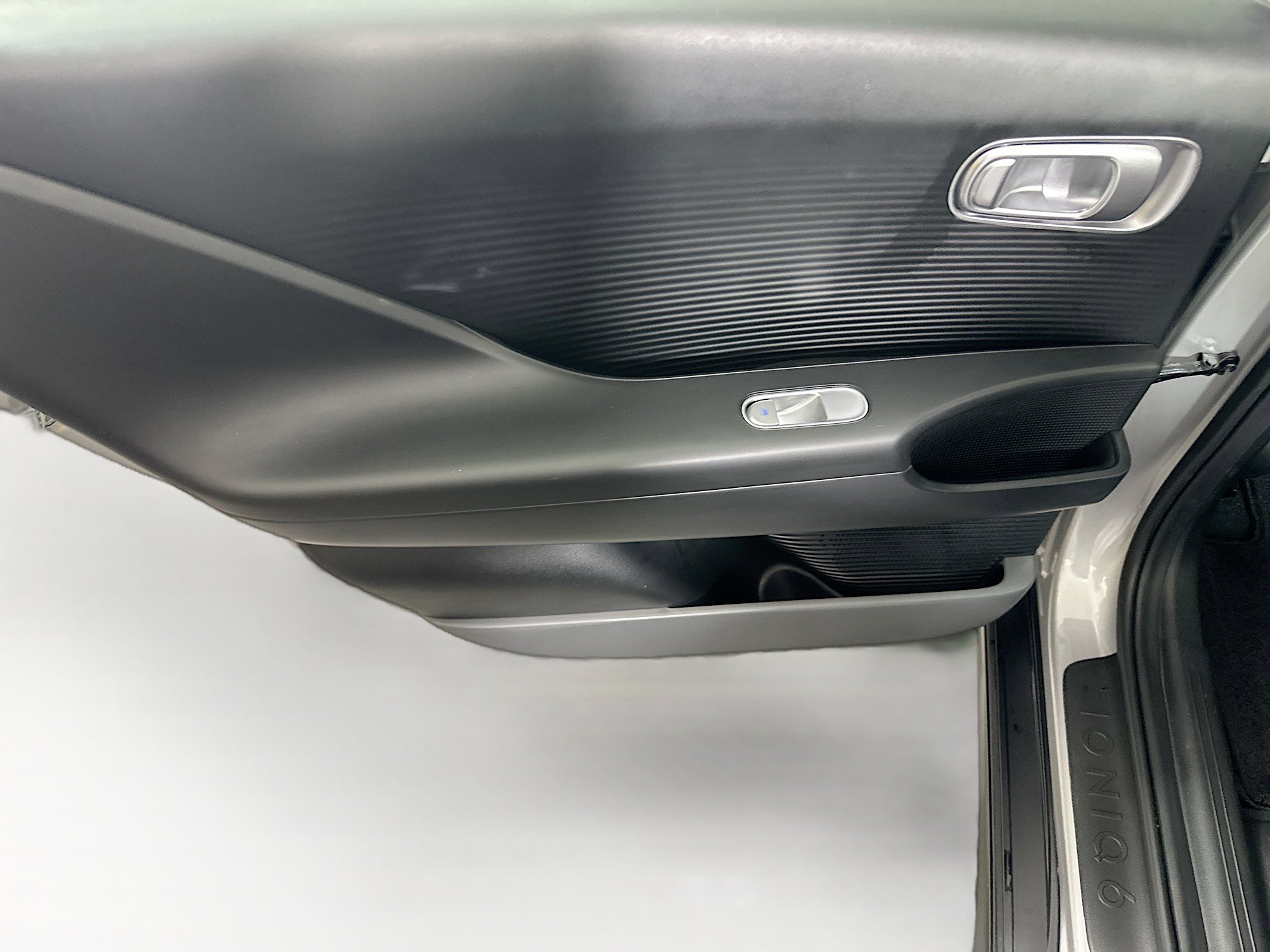 Used 2024 Hyundai Ioniq 6 SE image 25