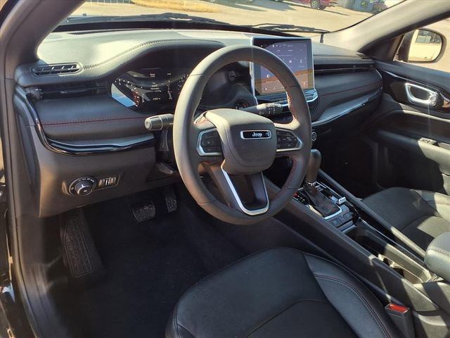 Used 2024 Jeep Compass Trailhawk image 10