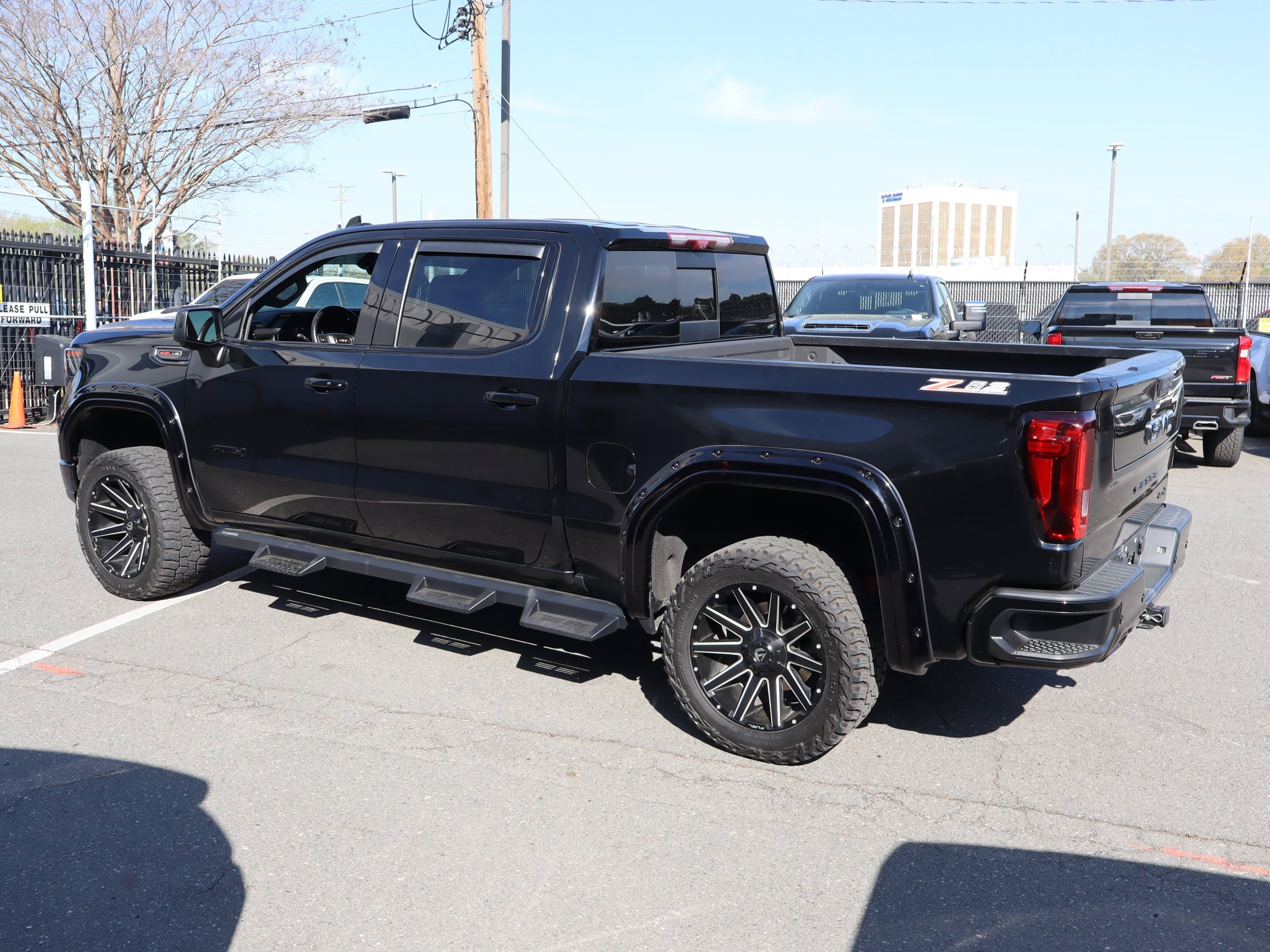 Used 2023 GMC Sierra 1500 AT4 w/ AT4 Premium Package AWD/4WD image 8