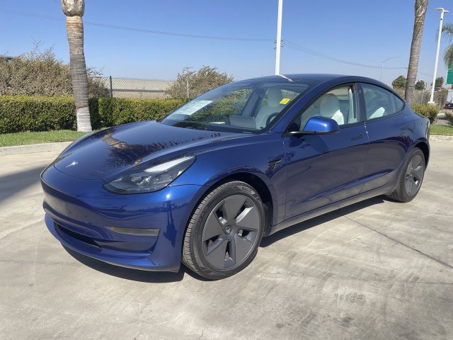 Used 2023 Tesla Model 3 Standard Range RWD image 1