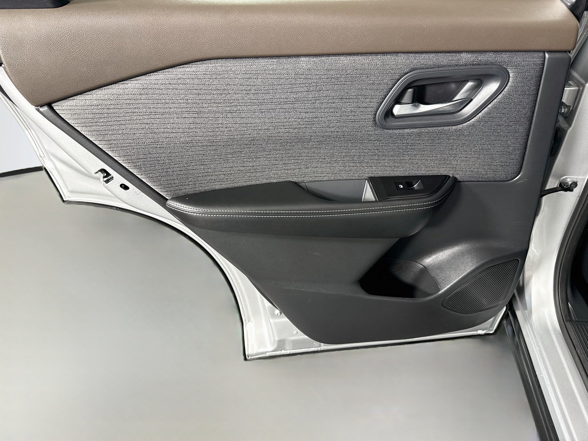 Used 2022 Nissan Rogue SV FWD image 26