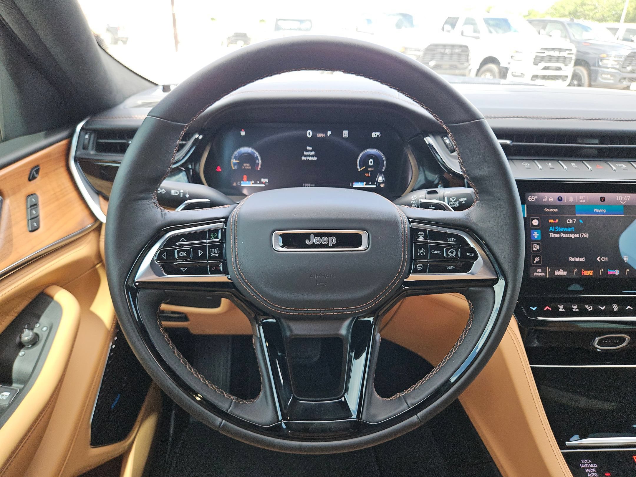 Used 2026 Jeep Grand Cherokee L Summit w/ Advanced Protech Group IV AWD/4WD image 20
