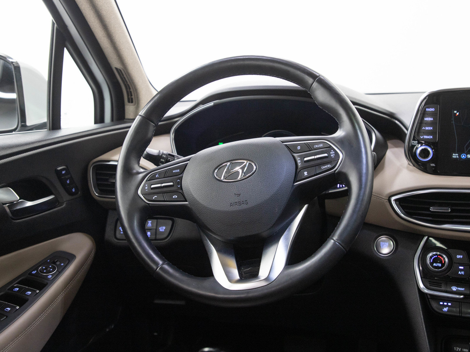 Used 2020 Hyundai Santa Fe Limited AWD/4WD image 17
