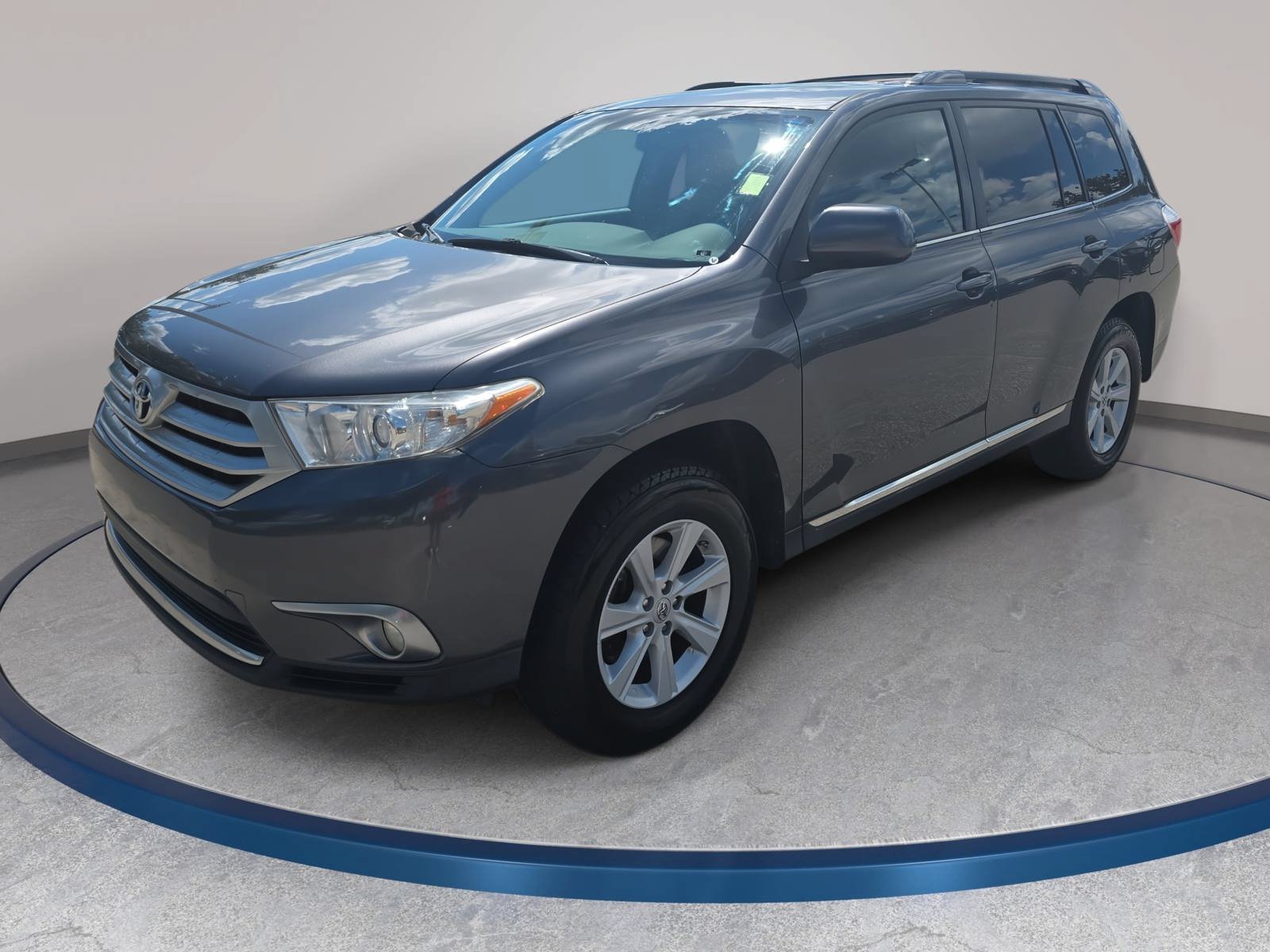 Used 2012 Toyota Highlander SE w/ Tow Pkg