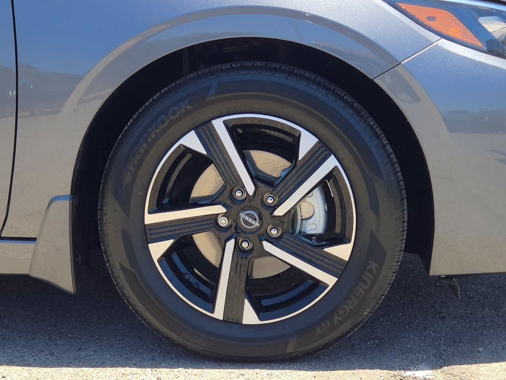 Used 2025 Nissan Sentra SV FWD image 7