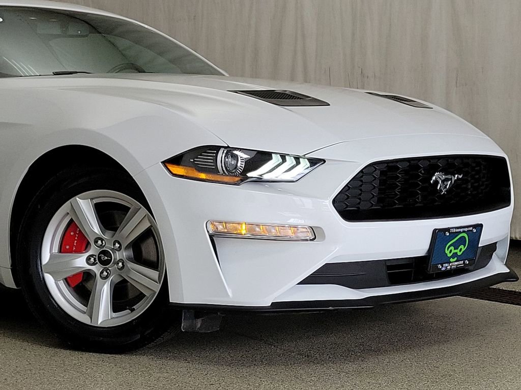 Used 2018 Ford Mustang Coupe RWD image 5