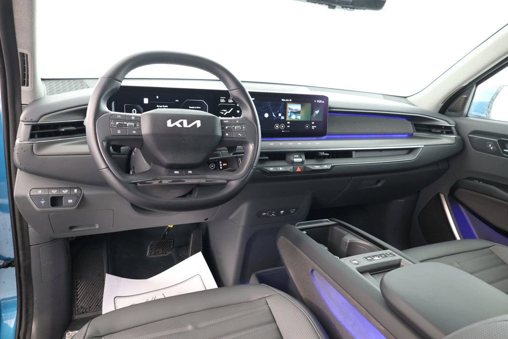 Used 2024 Kia EV9 Land image 13
