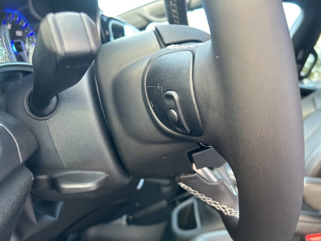 New 2026 Chrysler Pacifica Select FWD image 40