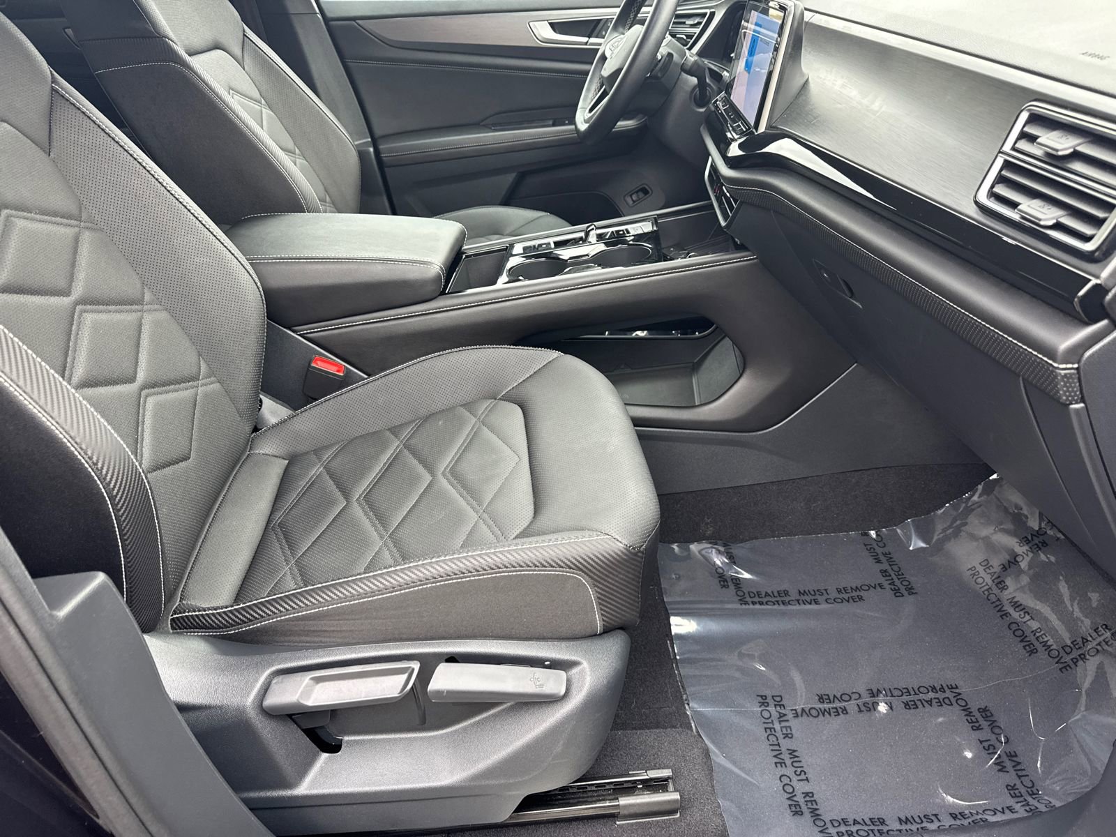 Used 2025 Volkswagen Atlas Cross Sport SE image 13