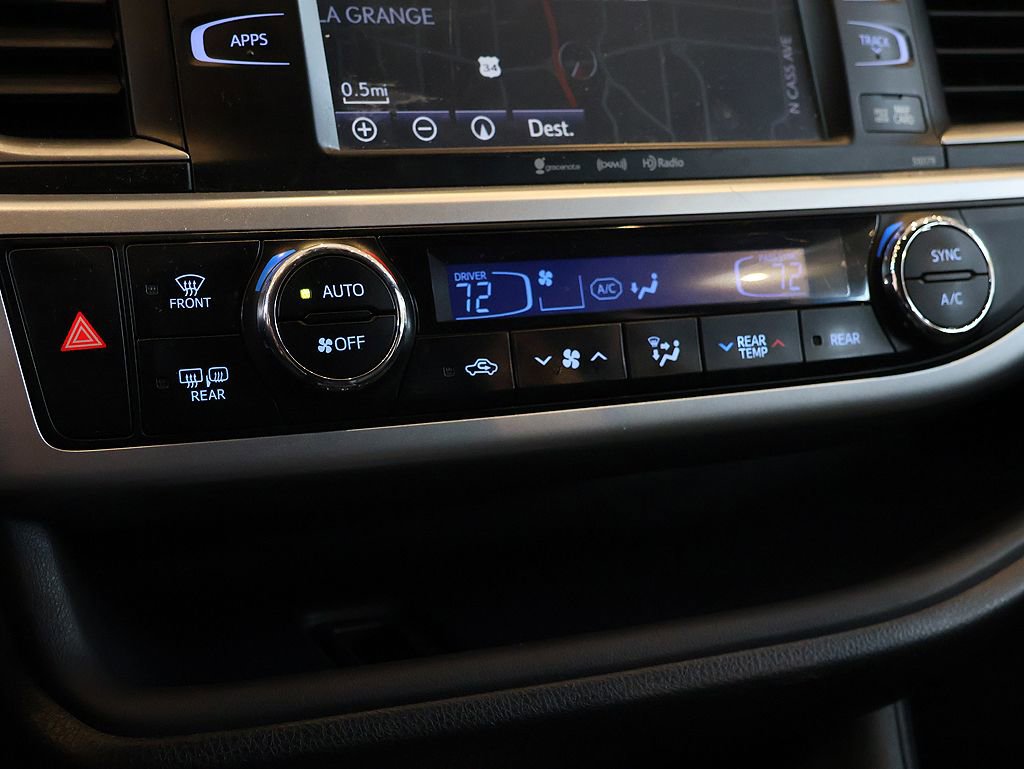 Used 2018 Toyota Highlander SE w/ Protection Package #3 AWD/4WD image 33