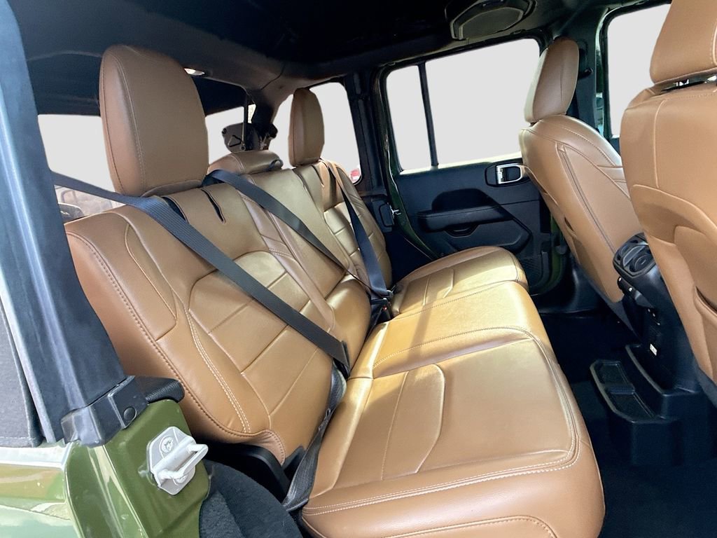 Used 2022 Jeep Wrangler Unlimited Sahara AWD/4WD image 31