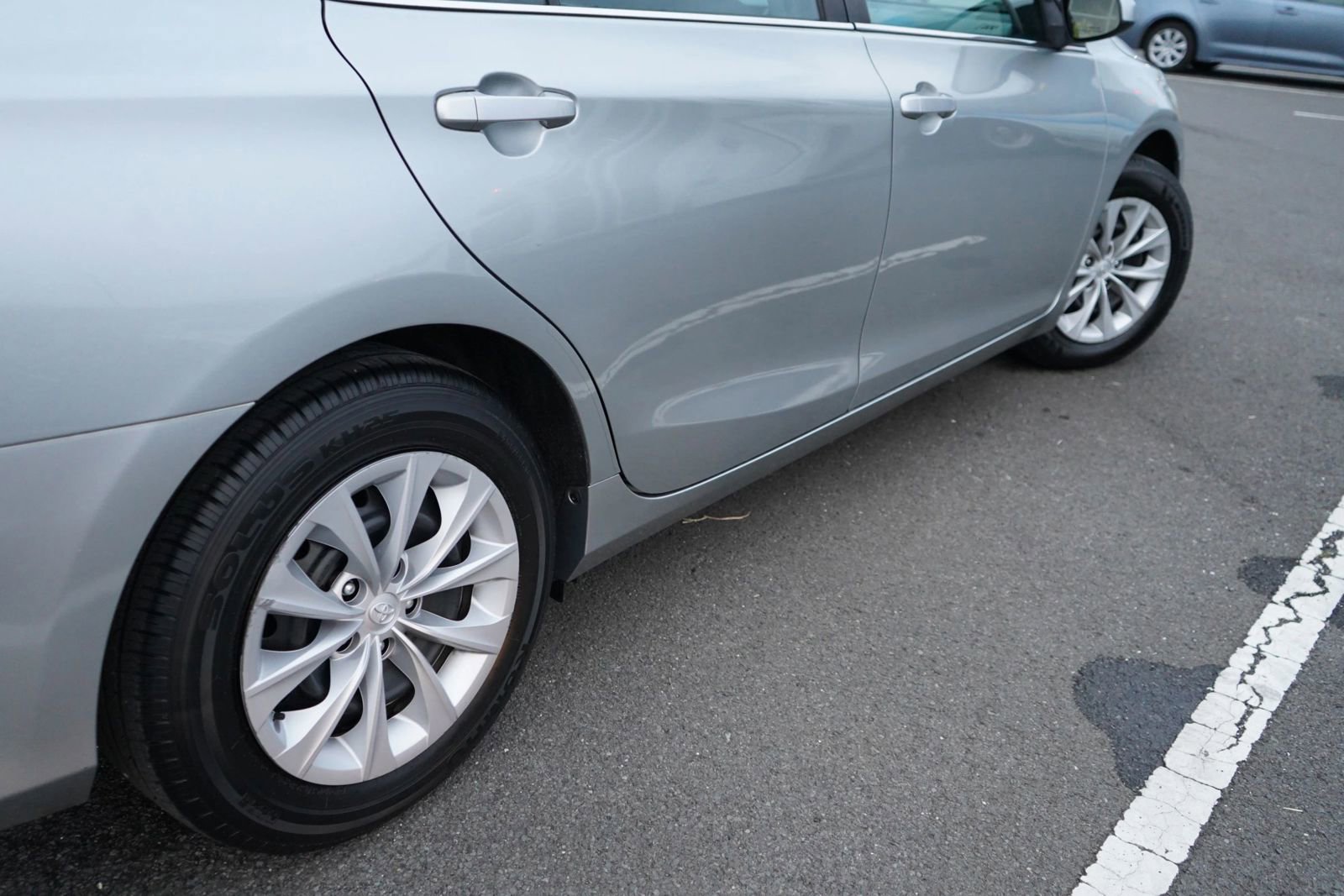 Used 2016 Toyota Camry LE image 7