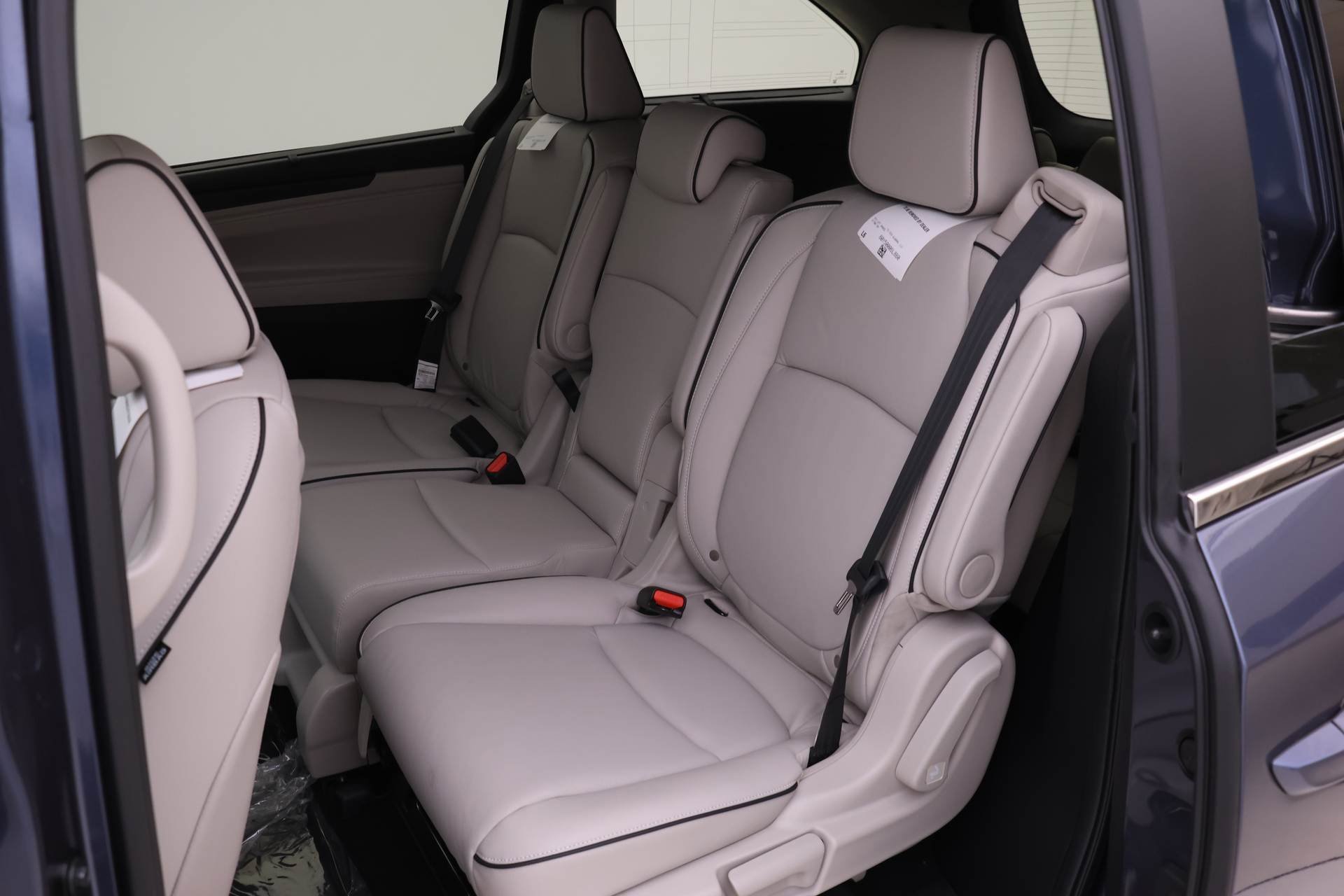 New 2026 Honda Odyssey Touring image 9