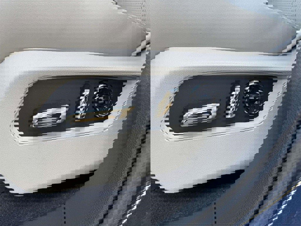 Used 2025 Acura RDX Advance Package SH-AWD image 17