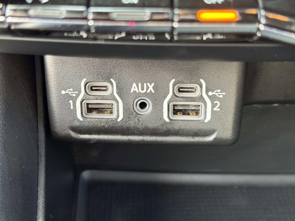 Used 2023 Dodge Durango SXT Launch Edition RWD image 31