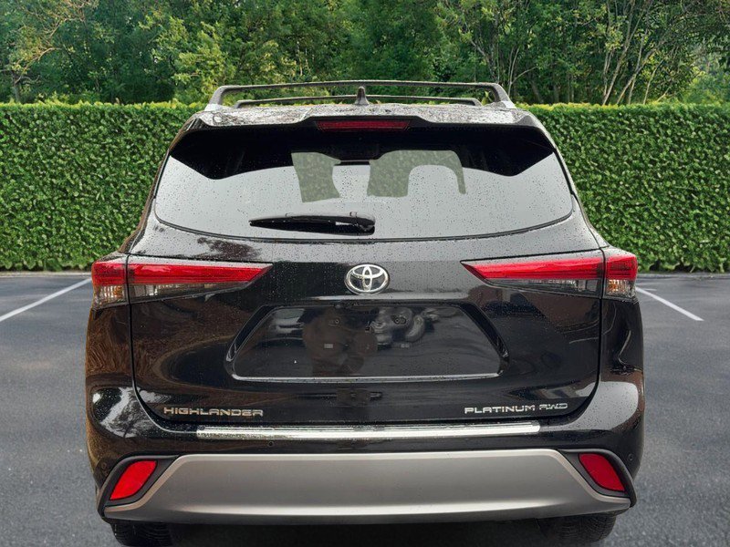 Used 2023 Toyota Highlander image 8