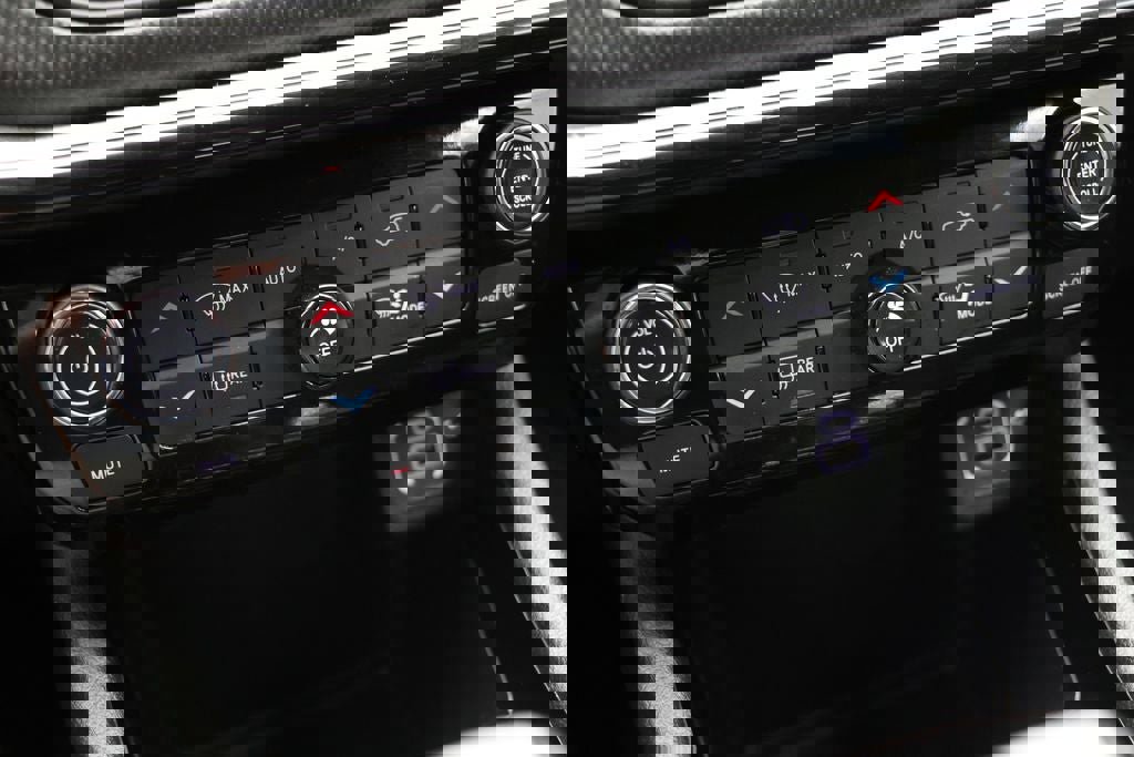 Used 2024 Jeep Compass Trailhawk image 24