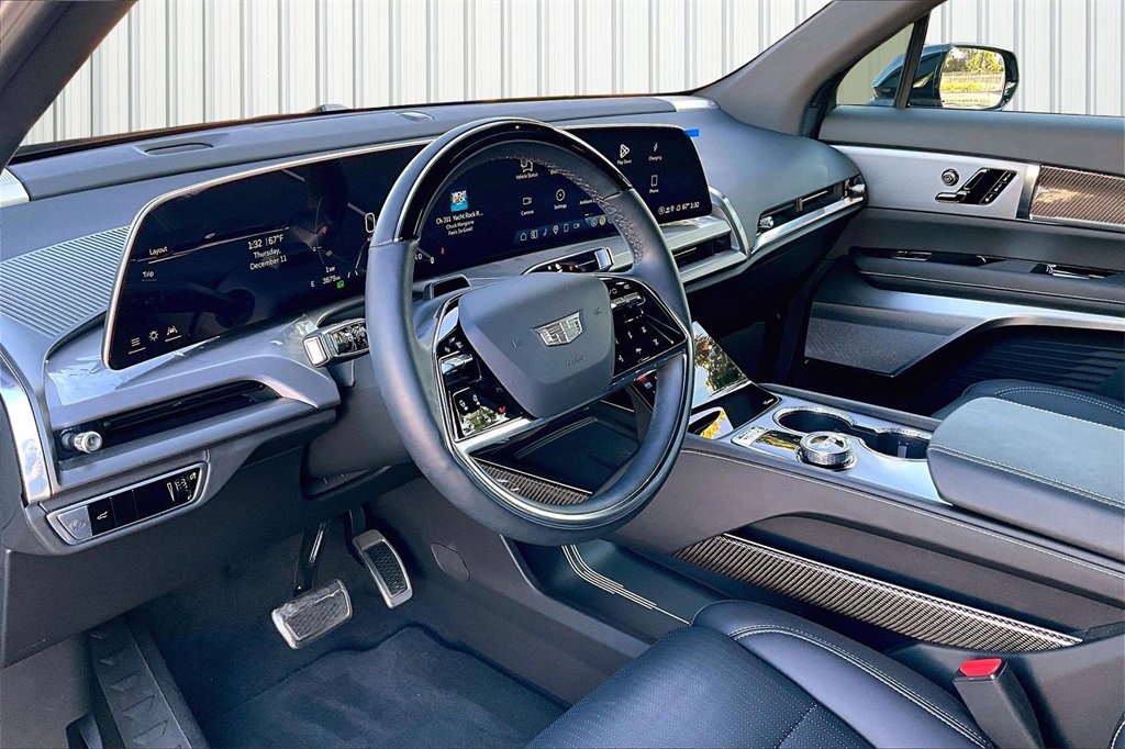 Used 2026 Cadillac Vistiq Sport image 4