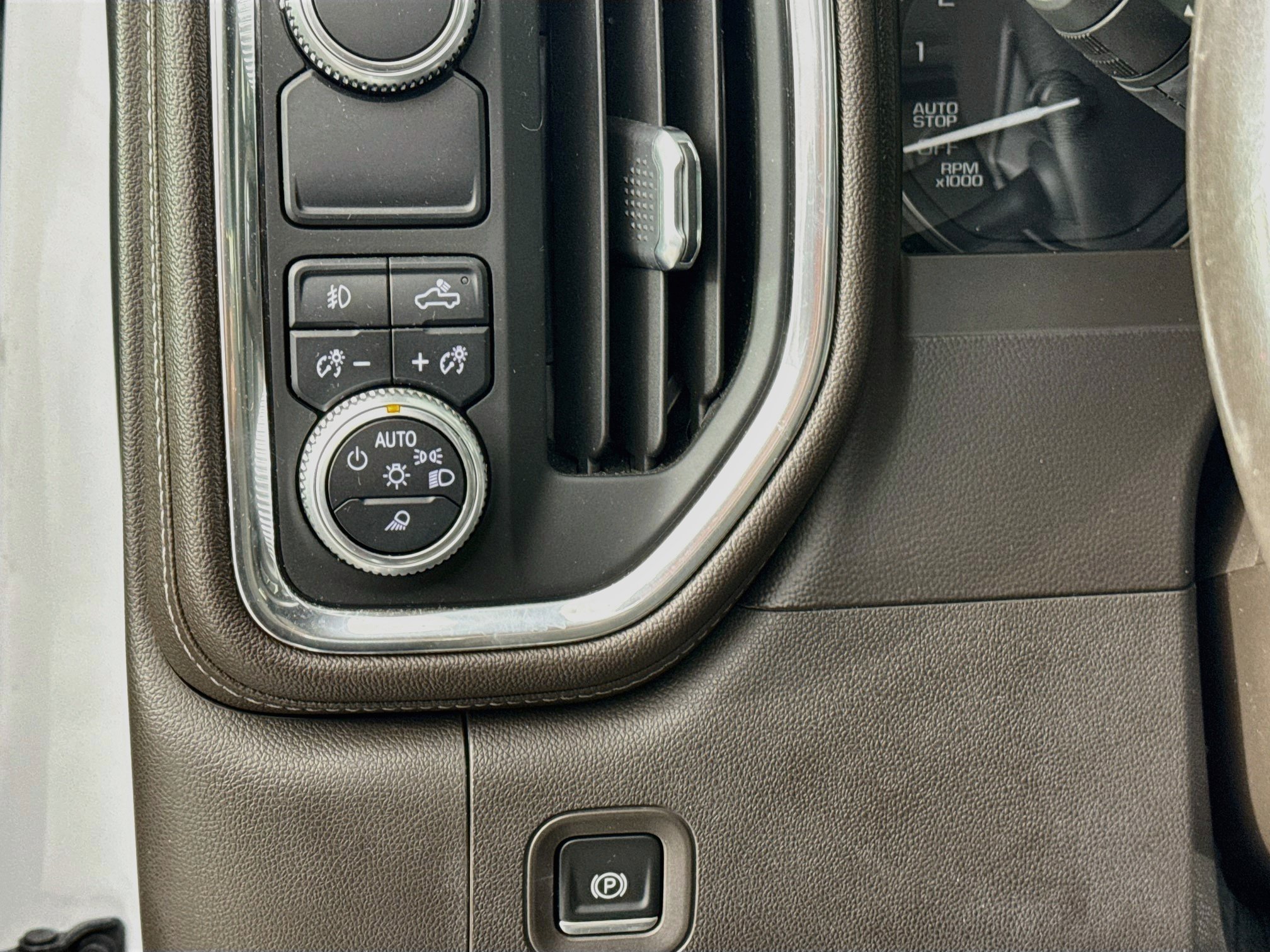 Used 2020 GMC Sierra 1500 SLT w/ SLT Premium Plus Package RWD image 10