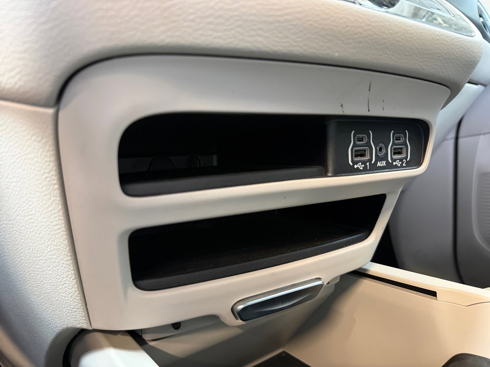 Used 2023 Chrysler Voyager LX FWD image 22