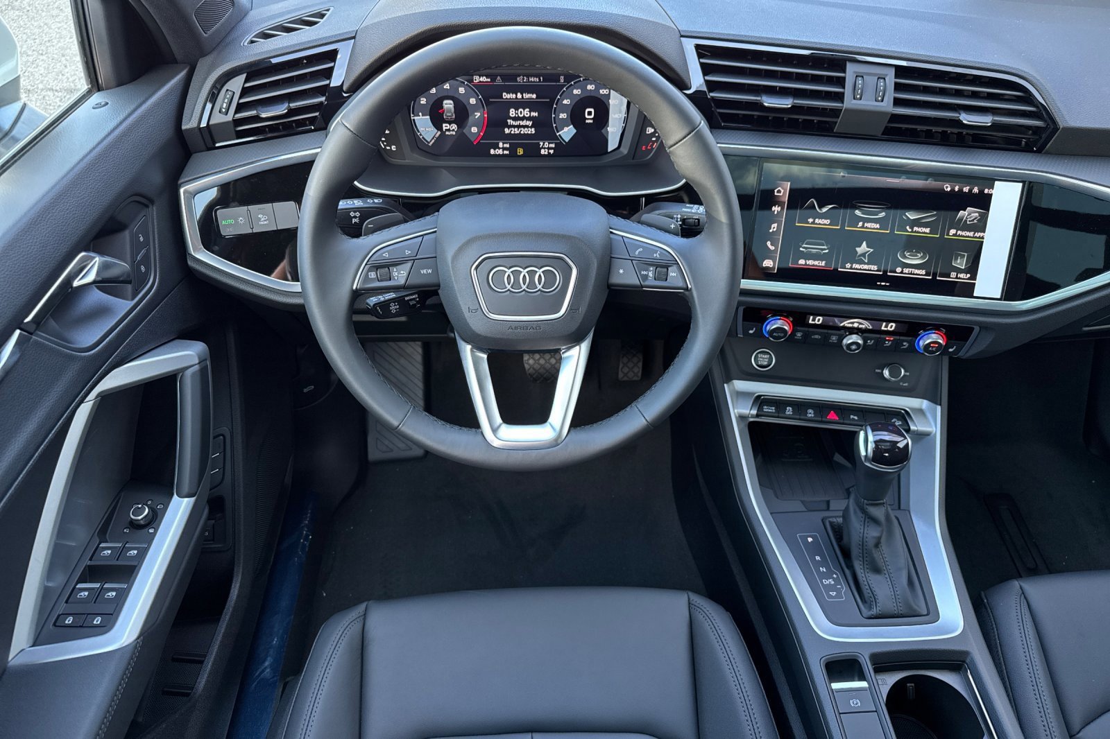 New 2025 Audi Q3 2.0T Premium image 11