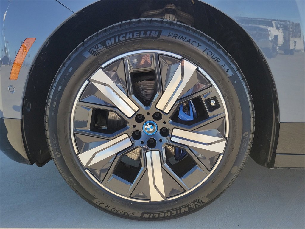Used 2023 BMW iX xDrive50 image 18