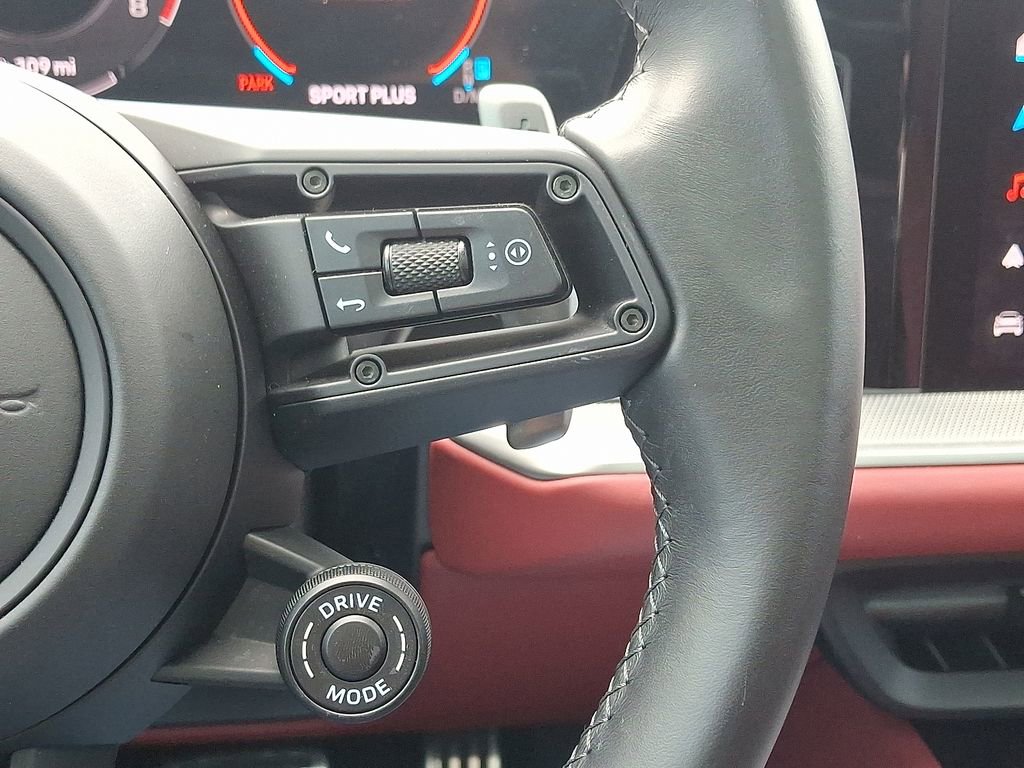 Used 2024 Porsche Cayenne S image 25