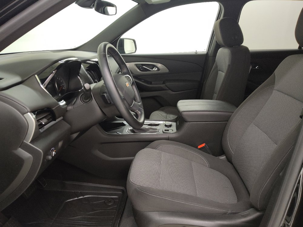 Used 2023 Chevrolet Traverse LT image 17