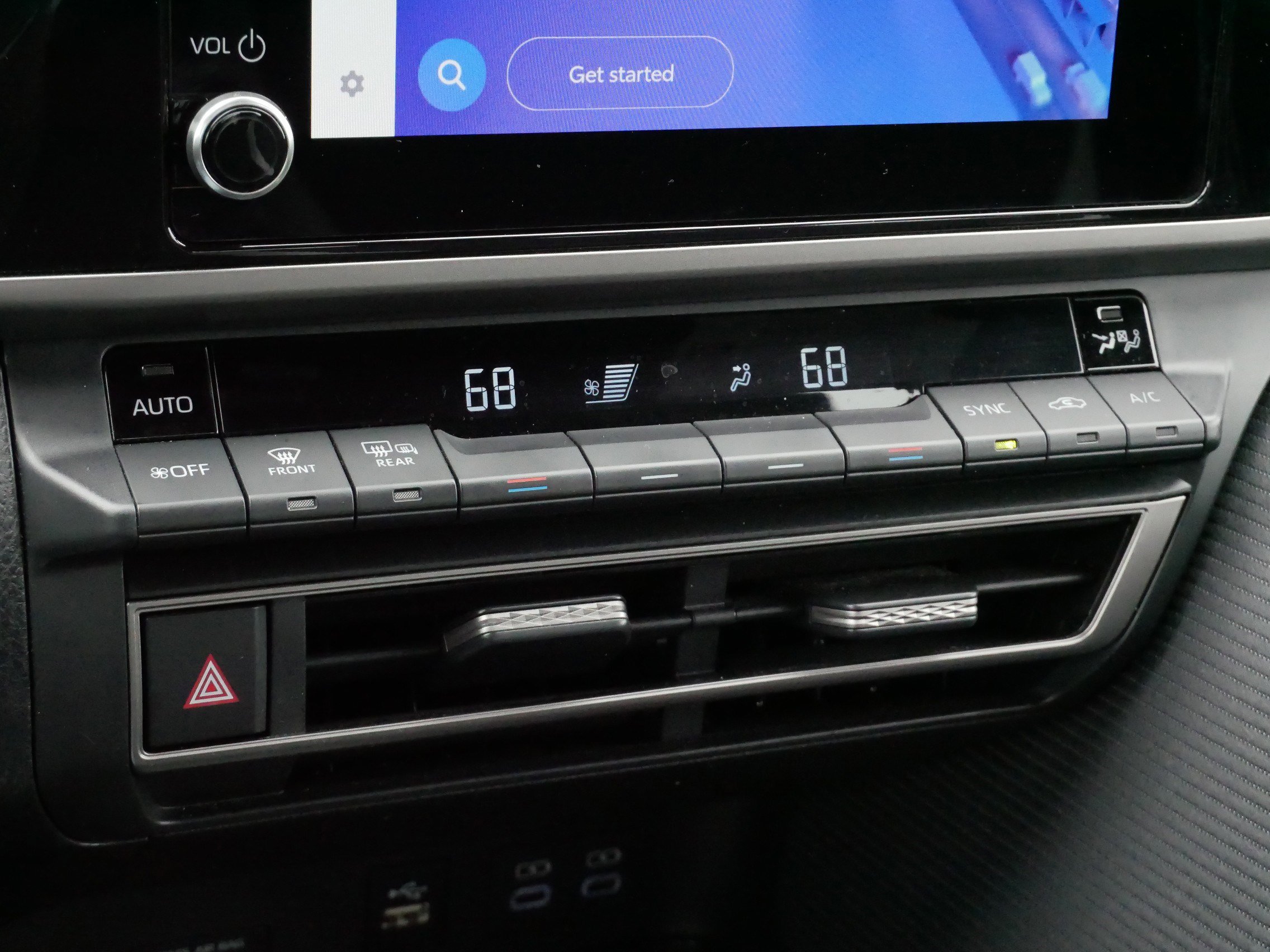 Certified 2025 Toyota Camry SE FWD image 23