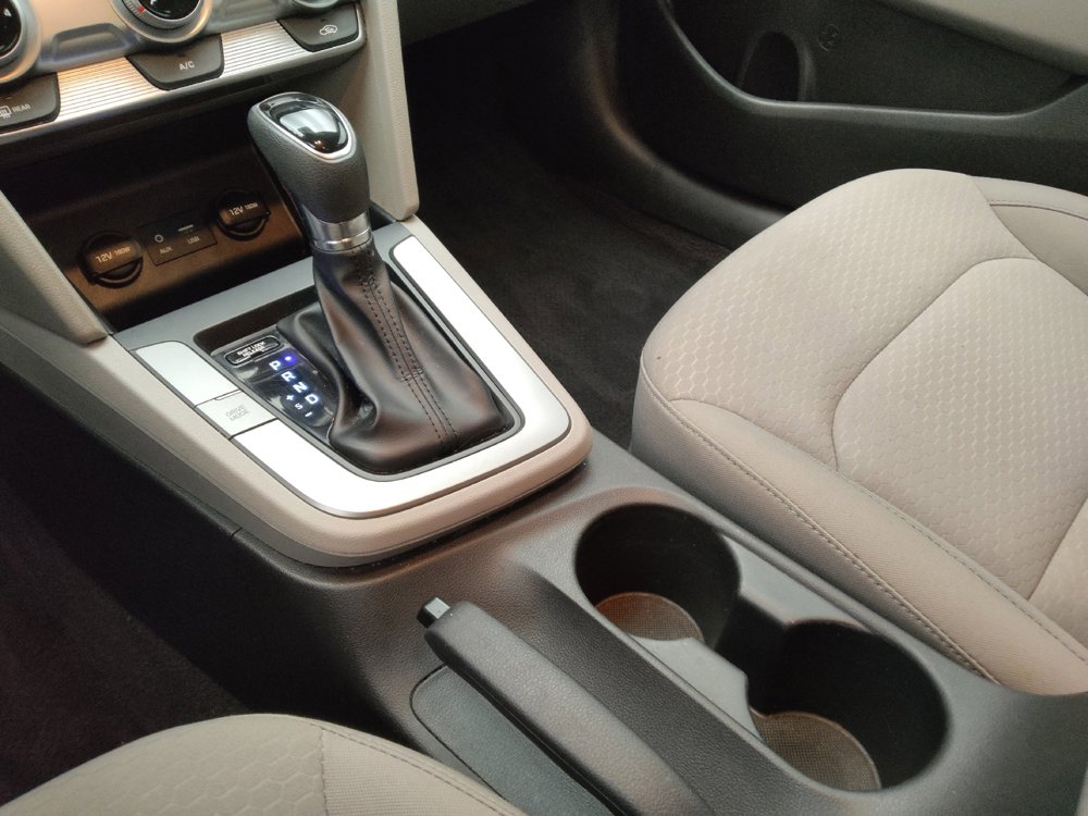 Used 2019 Hyundai Elantra SE FWD image 26