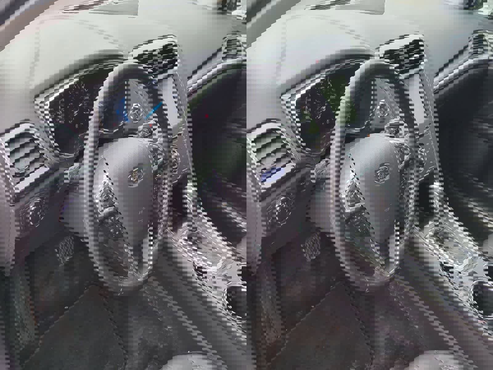 Used 2013 Ford Fusion Titanium image 2